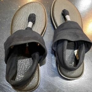 Sanuk black cloth thong sandals sz 7 yoga slings